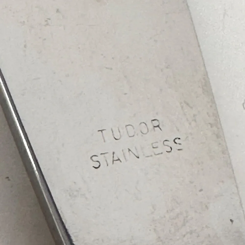 Oneida Tudor Plate Queen Bess 2 Silverplate Flatware 7 Piece Silverware Set 1946